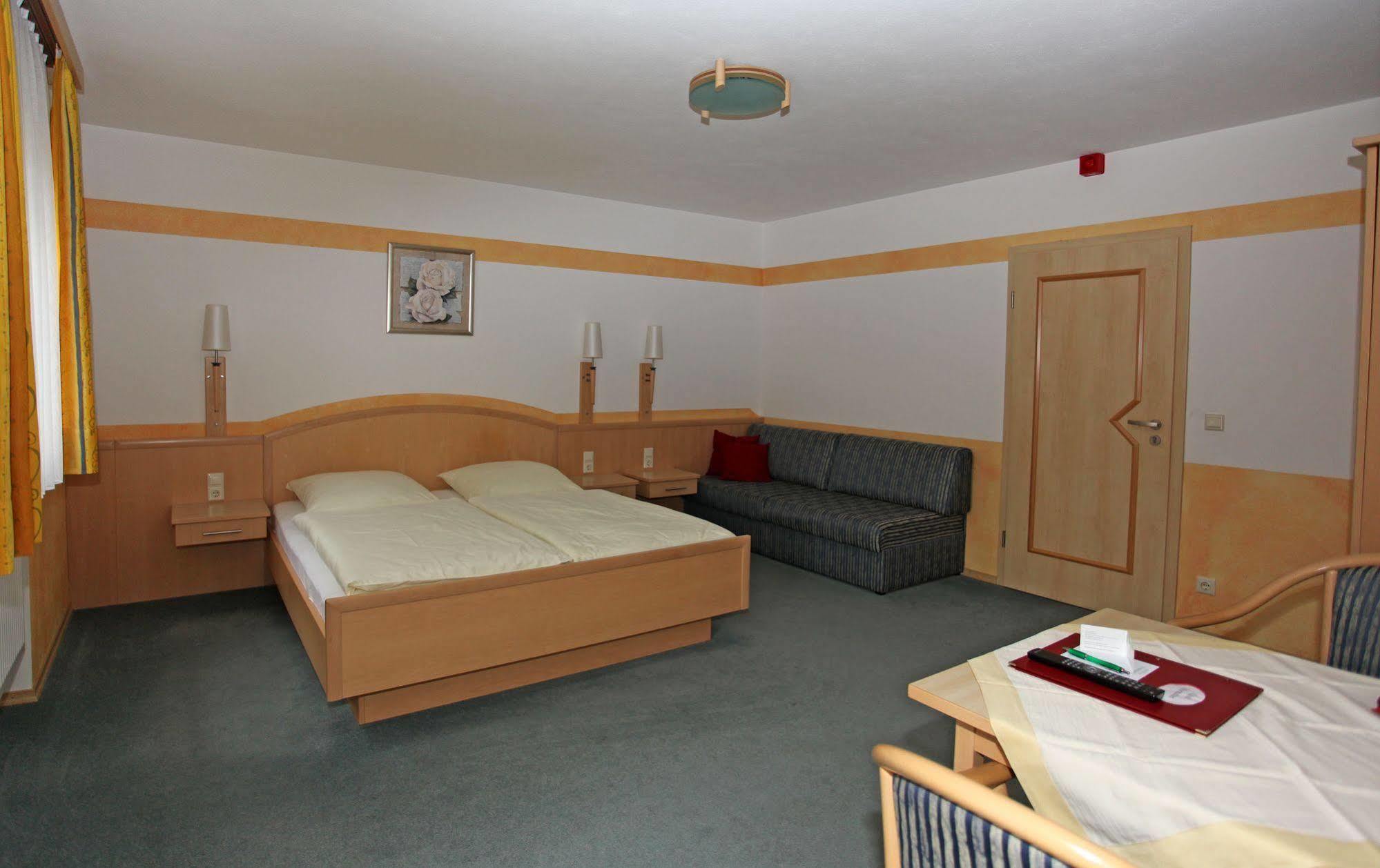 Hotel Garni Hopfengold Wolnzach Εξωτερικό φωτογραφία